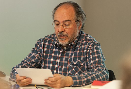 Josep Gerona comenta poemes del poeta palestí Mahmud Darwix