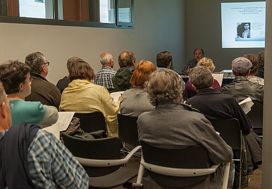 Josep Gerona comenta poemes del poeta palestí Mahmud Darwix