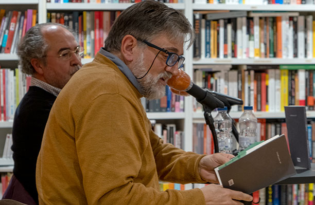 Esteban Martínez Serra presenta a Sabadell «Temblor», el seu darrer llibre.