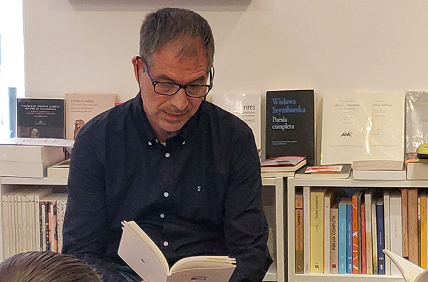 Presentación del libro «Les arrels de la nit» de Joan Buixeda en Sant Just Desvern.