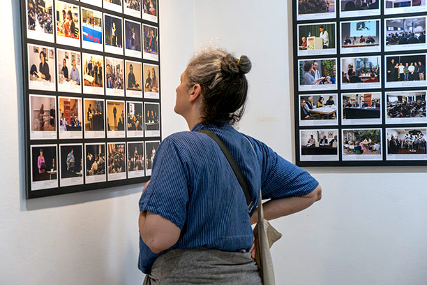 Inauguració de l'exposició «Papers de Versàlia, 20 anys de poesia» al Casal Pere Quart de Sabadell.