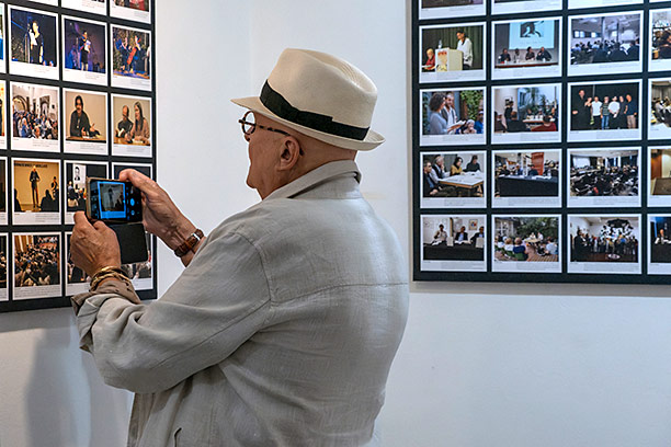 Inauguració de l'exposició «Papers de Versàlia, 20 anys de poesia» al Casal Pere Quart de Sabadell.