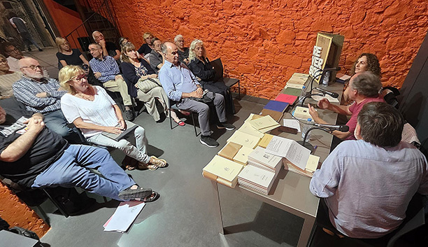 'Papers de Versàlia', 25 anys de poesia, acte amb el Grup poètic REVERSOS.